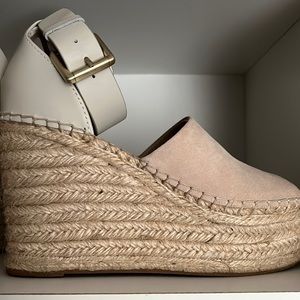 Marc Fisher two tone wedges